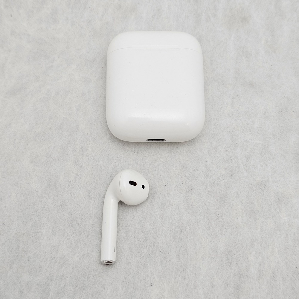 Apple Charging Case for AirPods 1st/2nd Gen. - A1602 + Working Left Air Pod
